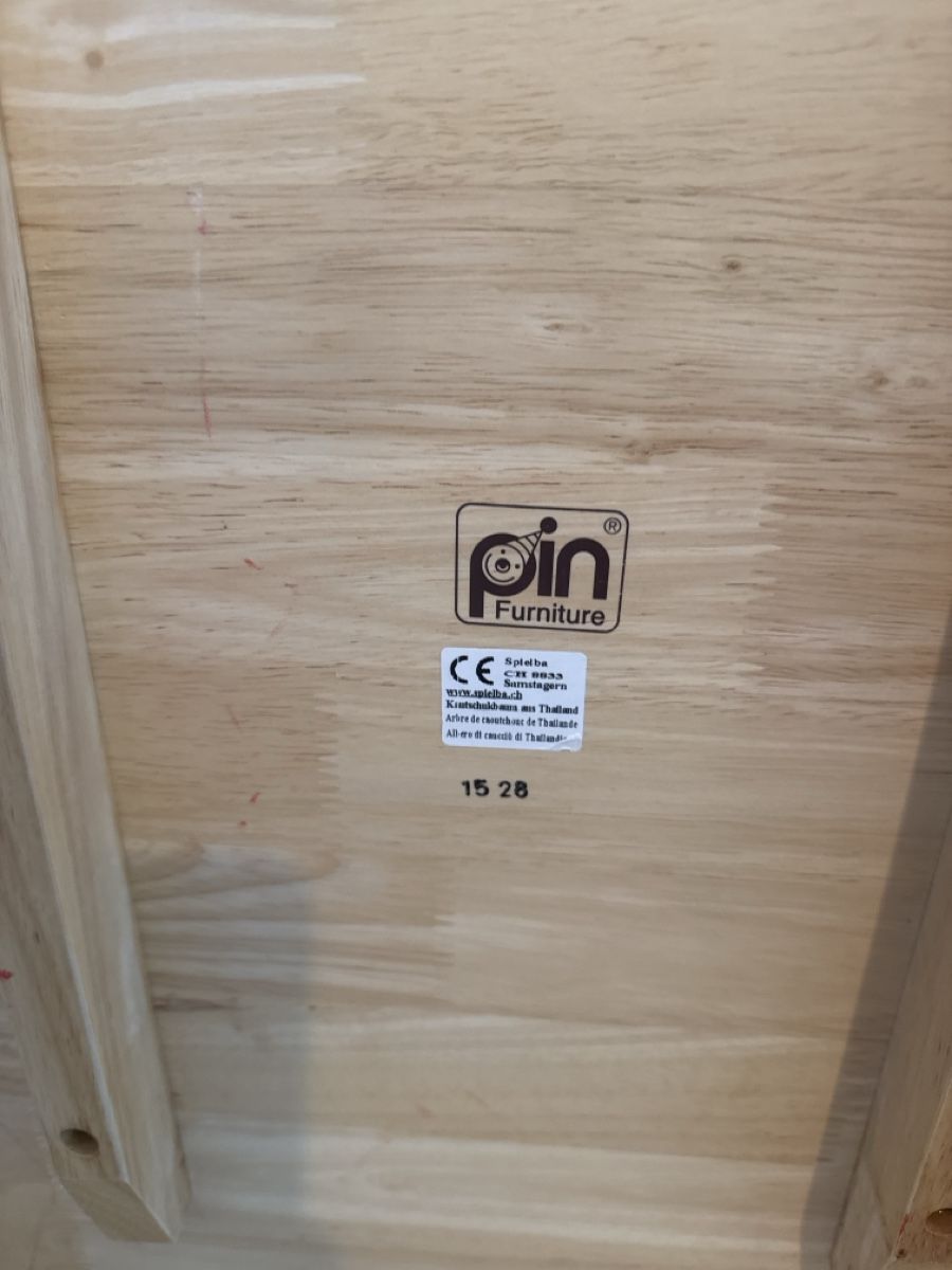 Tavoli:     Kindertisch aus Holz – Usato da Uetikon am See venduto da Ala888 3