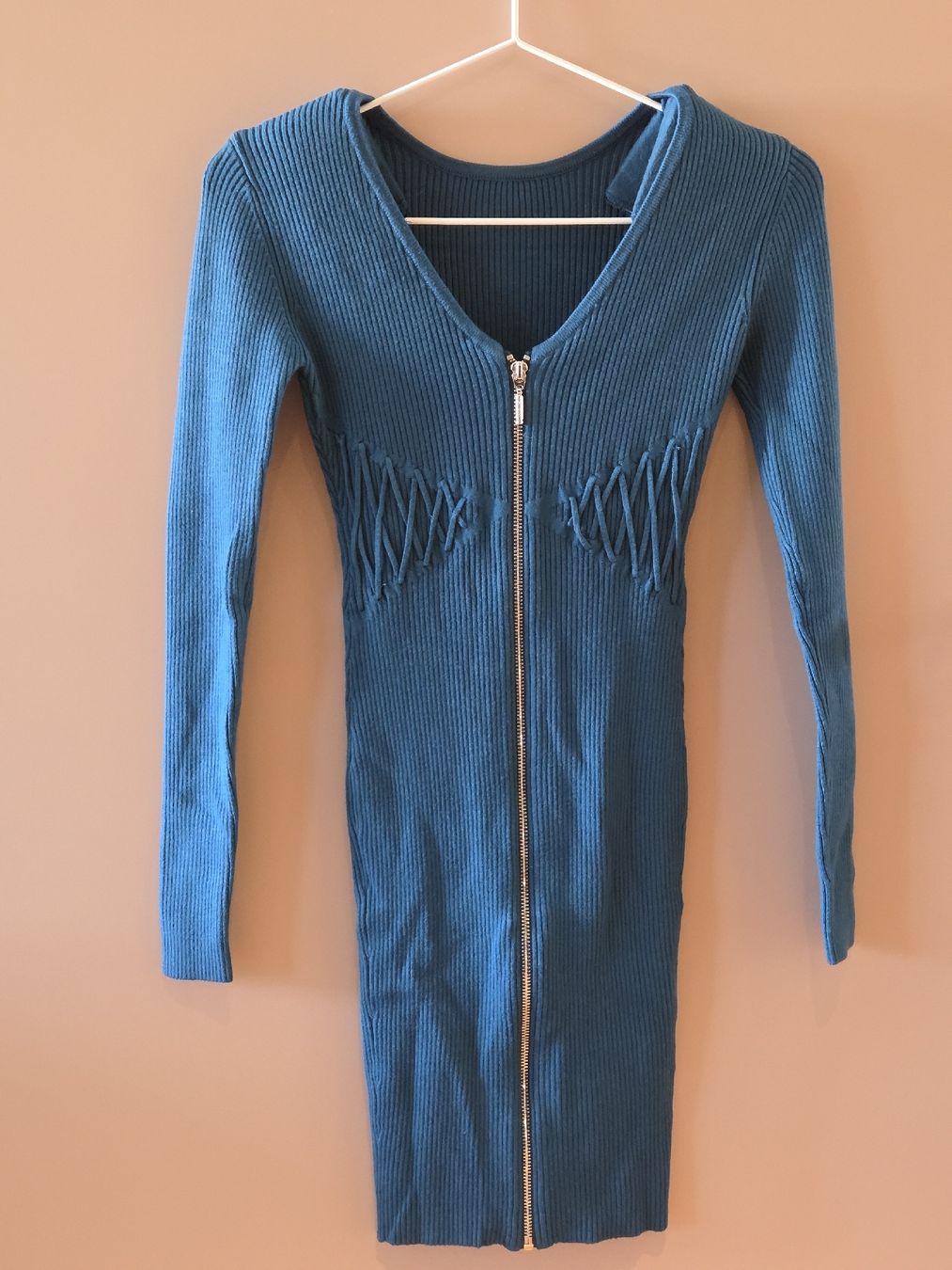 Guess Vestiti: GUESS Strickkleid mit Reissverschluss – Usato da Emmen venduto da GrabandGo