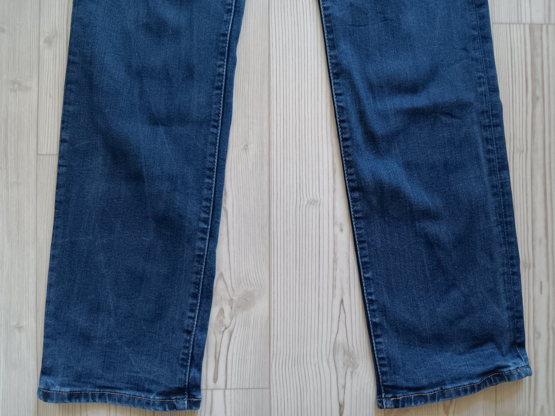 Levi's Jeans: LEVIS 724 Jeans HIGH RISE STRAIGHT taille / Grosse 29 – Gebraucht aus Cossonay-ville von Super-Price-Quality 3