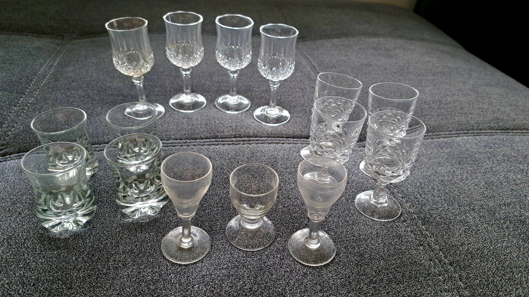 Gläser: Verres à liqueur - lot de 15 pièces – Neu (gemäss Beschreibung) aus Sierre von sabr11
