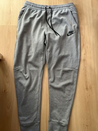 Nike Jogginghose grau Grösse L in gutem Zustand