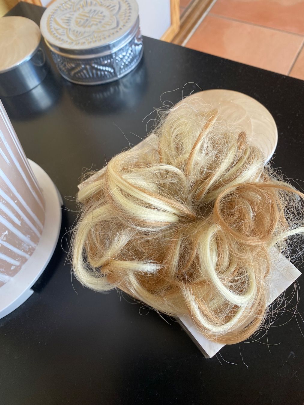 Accessori per capelli: Chignon pour cheveux neuf – Nuovo (secondo la descrizione) da Belmont-sur-Lausanne venduto da chu_vxf5