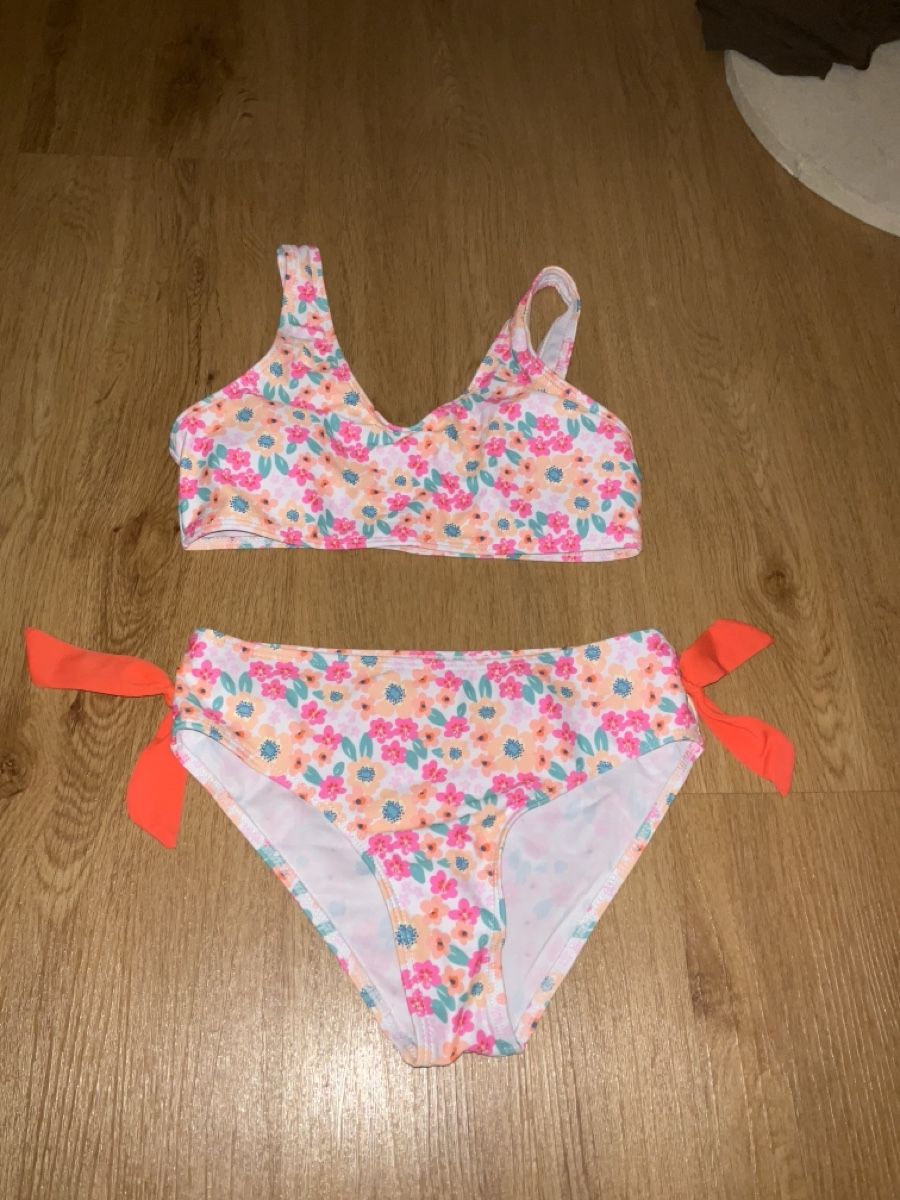 Badekleider & Bikinis: Mädchen Bikini Blumenmuster bunt Grösse 140 gebraucht – Neu (gemäss Beschreibung) aus Chur von VIVOXNOTE
