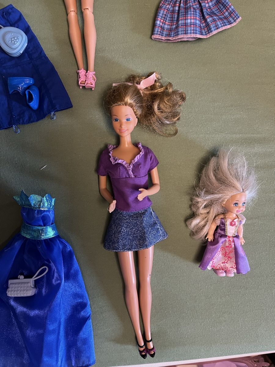 Puppen: Barbies mit Kleider und Zubehör – Gebraucht aus Büriswilen von val_n7hr 4