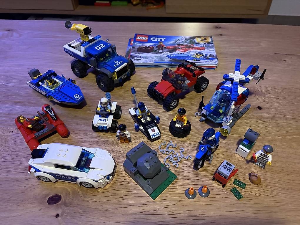 Lego Kit di costruzioni: Lot Lego police – Usato da Martigny venduto da jcj_j2fb