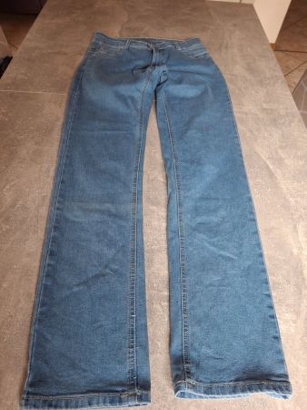 Pantalon jeans taille 32 marque Chicorée 72% coton