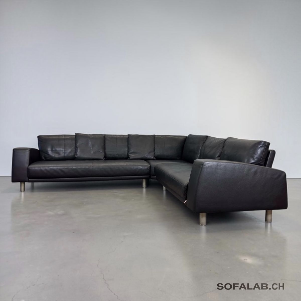 Sofas: Ecksofa Dreipunkt aus schwarzem Nappaleder – D'occasion à Fehraltorf par Sofalab.swiss