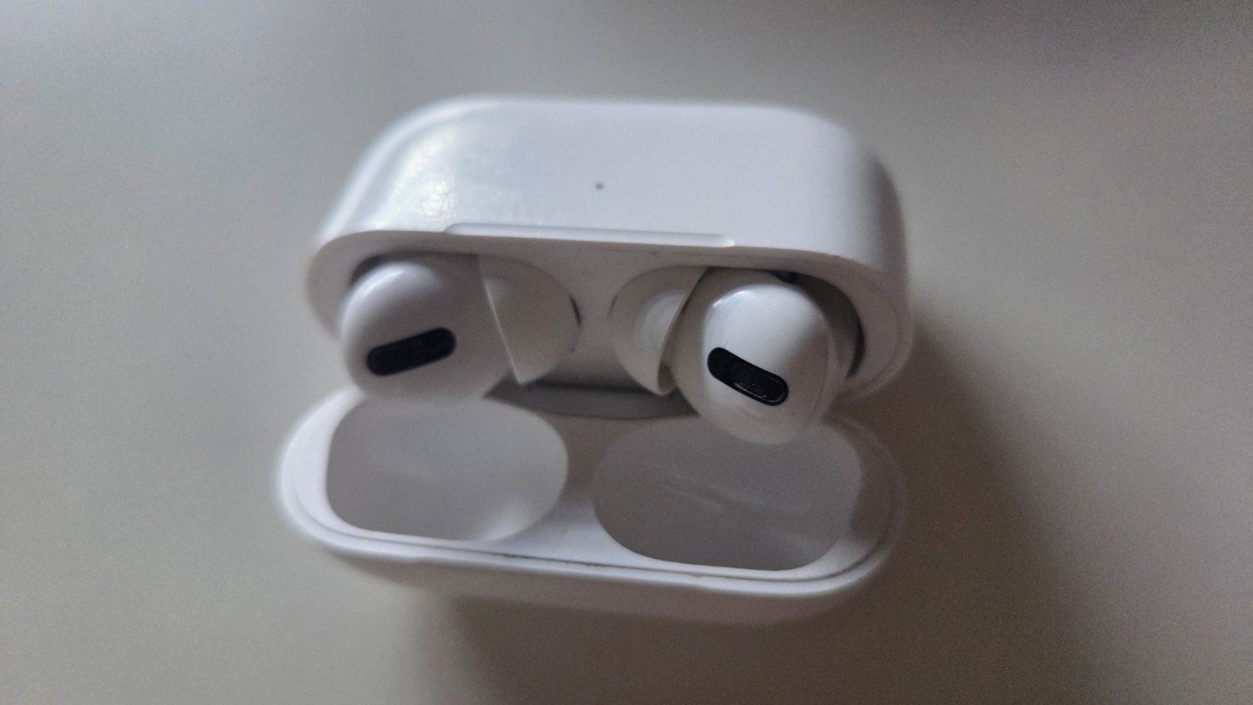 Apple Cuffie: Airpods Pro 1 mit MagSafe Ladecase – Usato da Zürich venduto da IreneS85 2