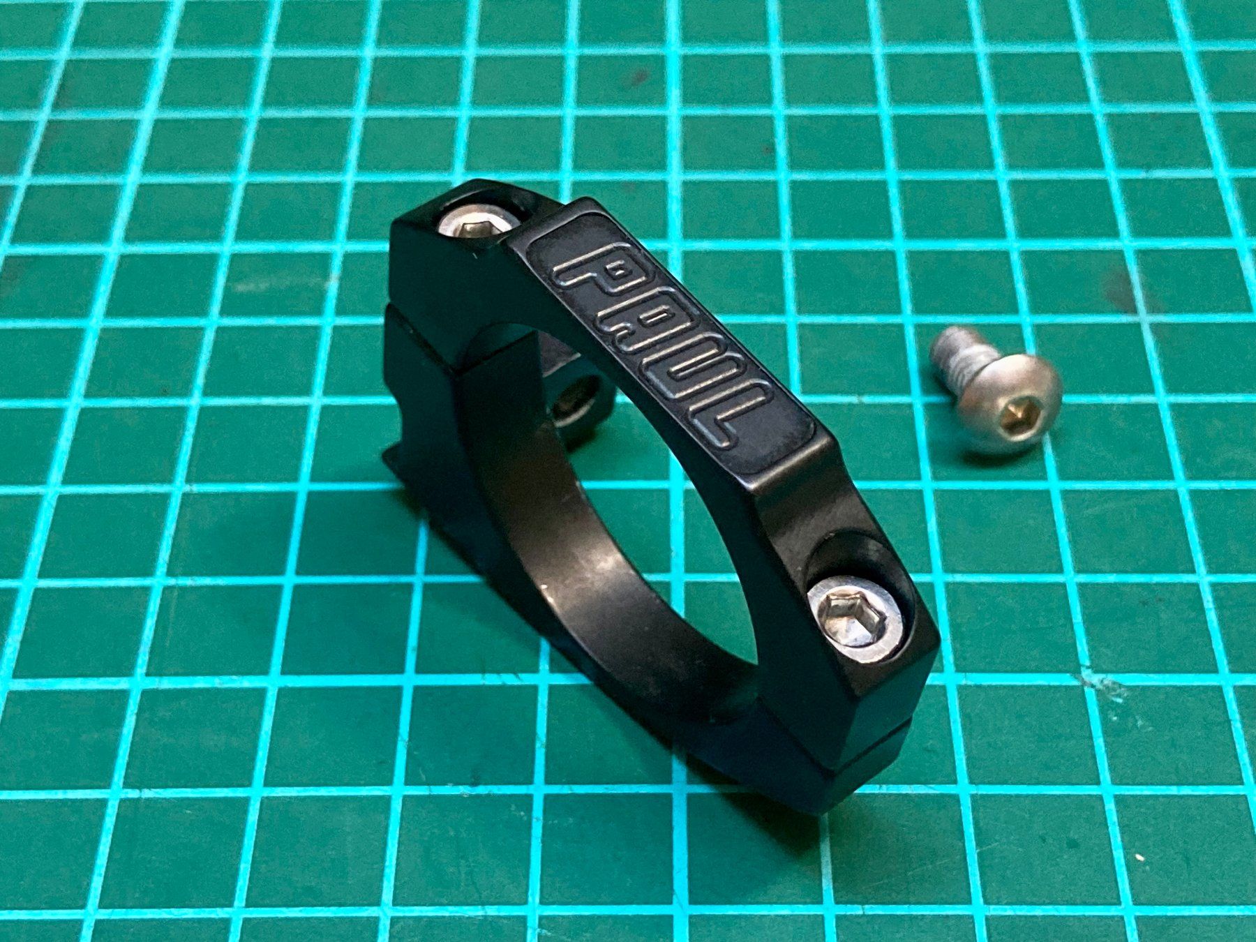 Pezzi di ricambio: Paul Component SRAM Shifter Mount / 31,8mm. – Usato da Froideville venduto da EL.YACHT.Okaz
