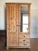 Armoire penderie en pin massif avec miroir et 3 tiroirs