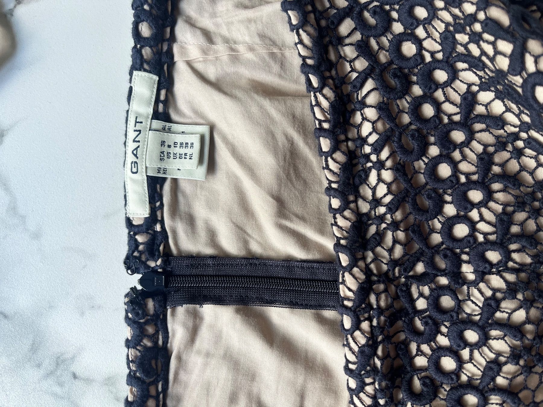Gant Pantaloni: GANT Shorts mit Spitzen – Usato da Zürich venduto da Danielan0 3