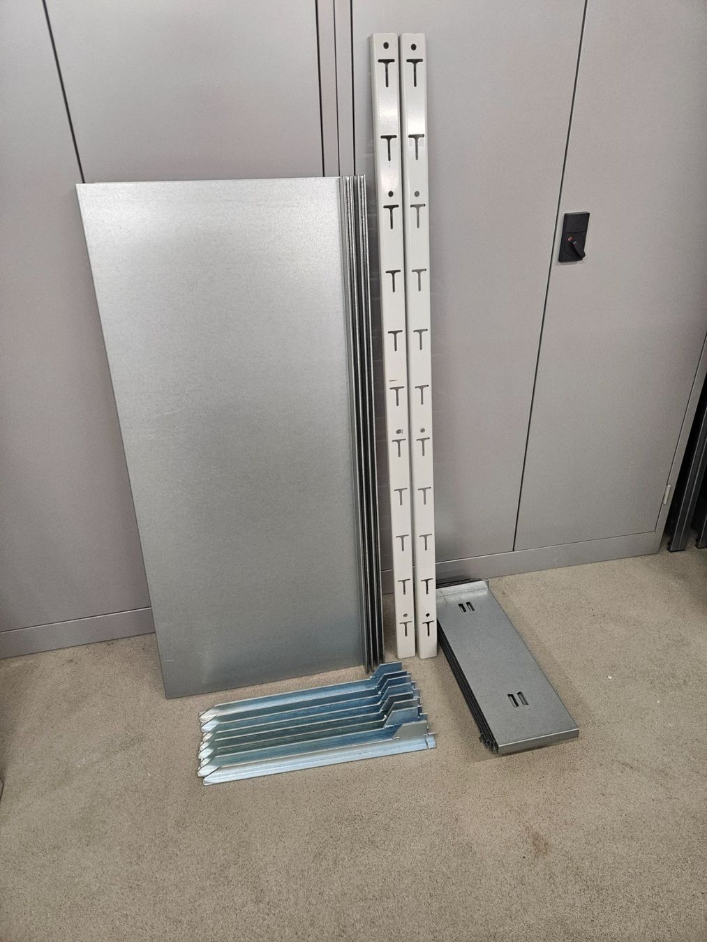 Scaffali: Sehr robustes Romal Wandregal 117cm breit – Usato da Rüti ZH venduto da looren94 1