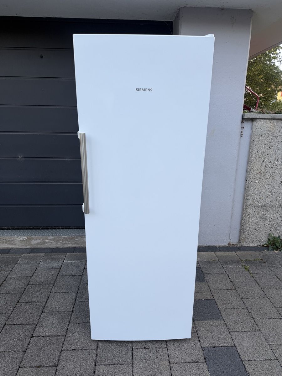 Congelatori: Siemens Gefrierschrank A++ Tiefkühler – Usato da Arlesheim venduto da VD.HG