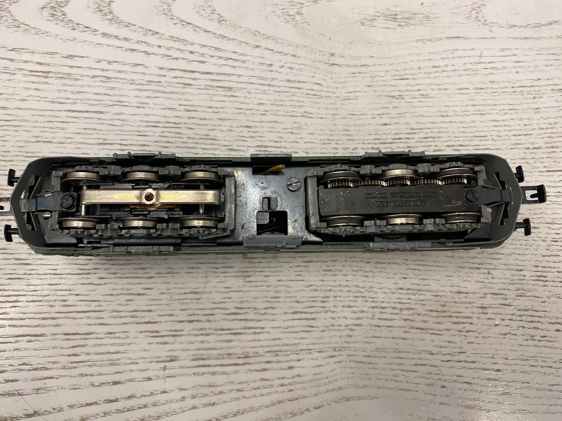 Märklin Modelleisenbahnen: Märklin 3050 SBB Ae 6/6 Bern – Gebraucht aus Lupsingen von New-Haven 4