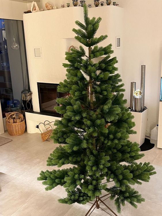 Täuschend echter naturgetreuer Weihnachtsbaum, Höhe 180 cm Kaufen auf