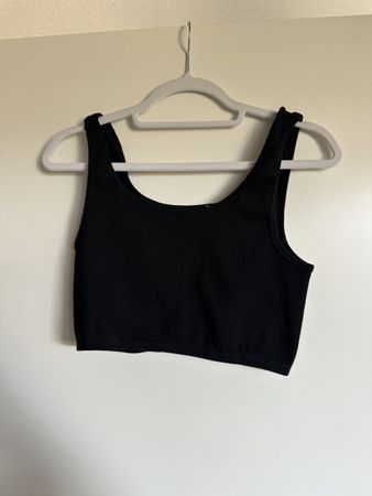 Schwarzer Crop Top Grösse S guter Zustand