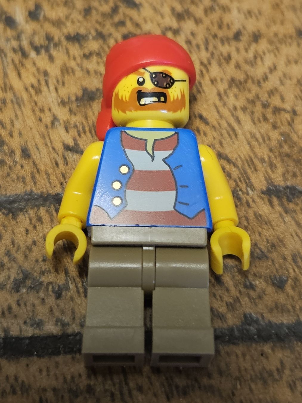 Lego Kit di costruzioni: lego figurine twn332 Pirate Man – Usato da Confignon venduto da Ecrofigs