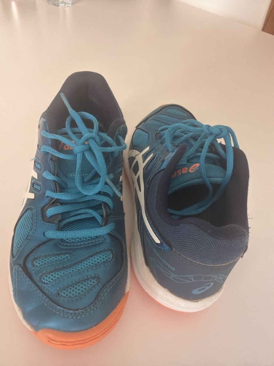 Asics Scarpe da uomo: Asics Hallenturnschuhe gr. 35 – Usato da Bern venduto da Lili1007 2
