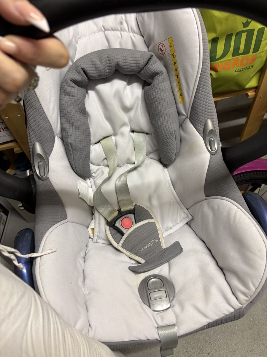 Maxi-Cosi Auto-Kindersitze: Maxi-Cosi mit Easy Base – Gebraucht aus Steffisburg von elsa.catalina 3