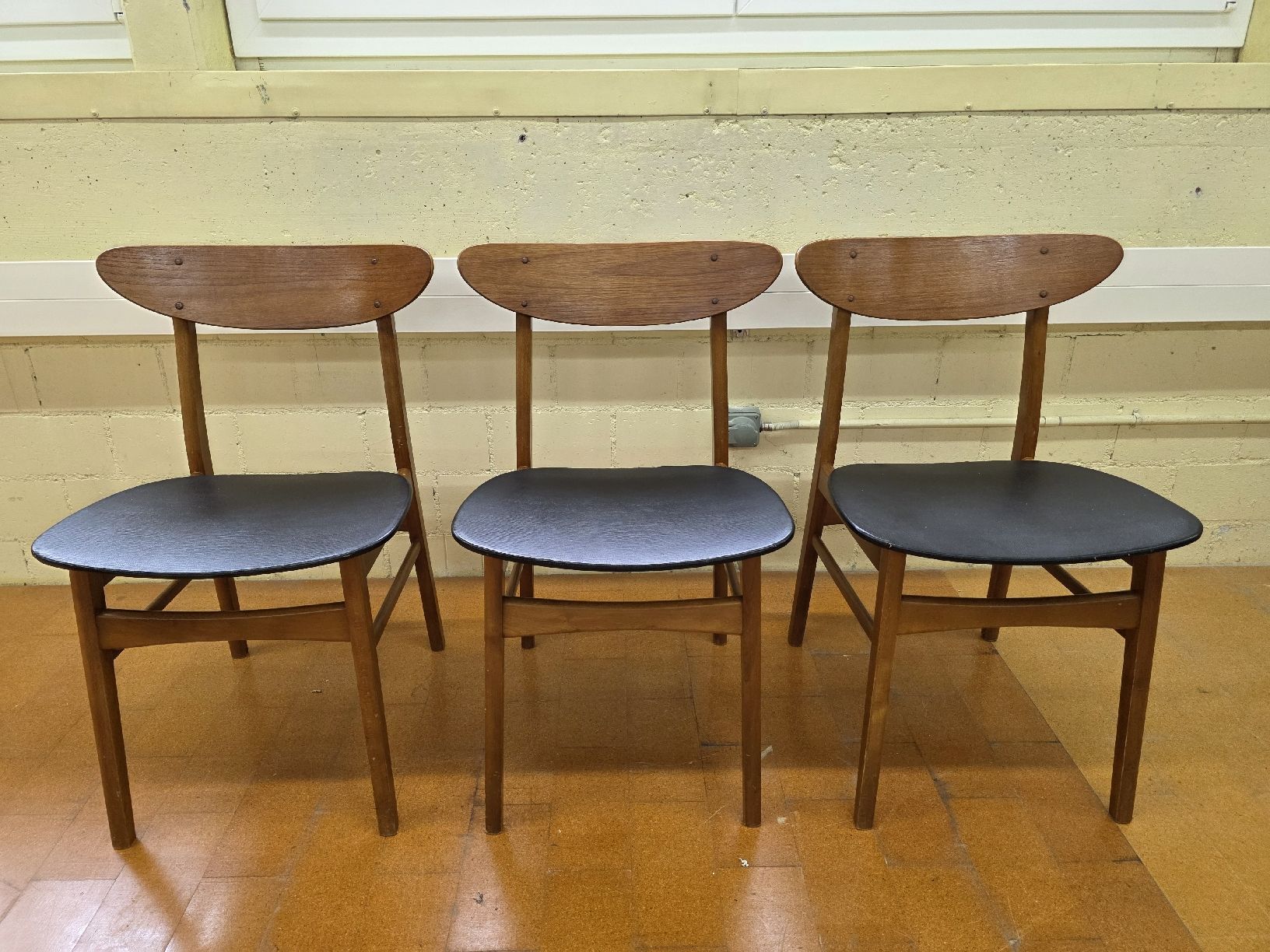 Sedie: 3 Designer Stühle Farstrup Modell 210 aus Dänemark – Usato da Lichtensteig venduto da UsedIN 6