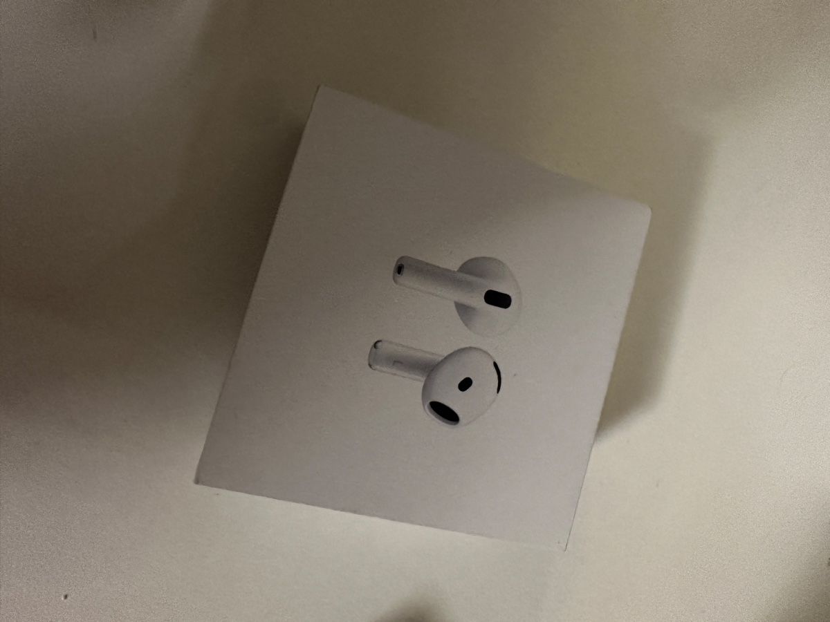 Apple Cuffie: AirPods 4 – Nuovo (secondo la descrizione) da Châtel-St-Denis venduto da OTB