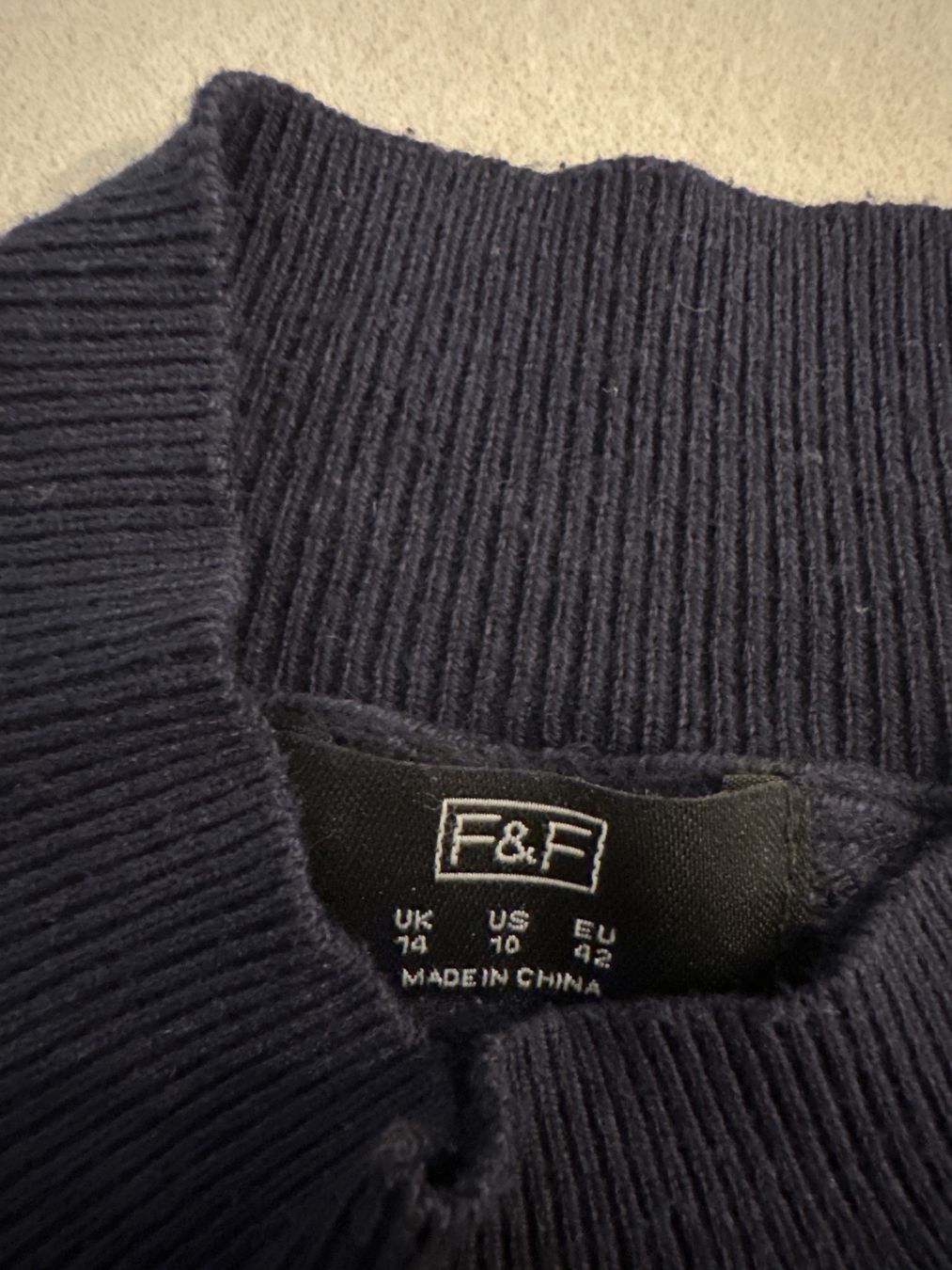 Maglioni & Felpe: Damen Pullover dunkelblau – Usato da Zug venduto da Hehe 3