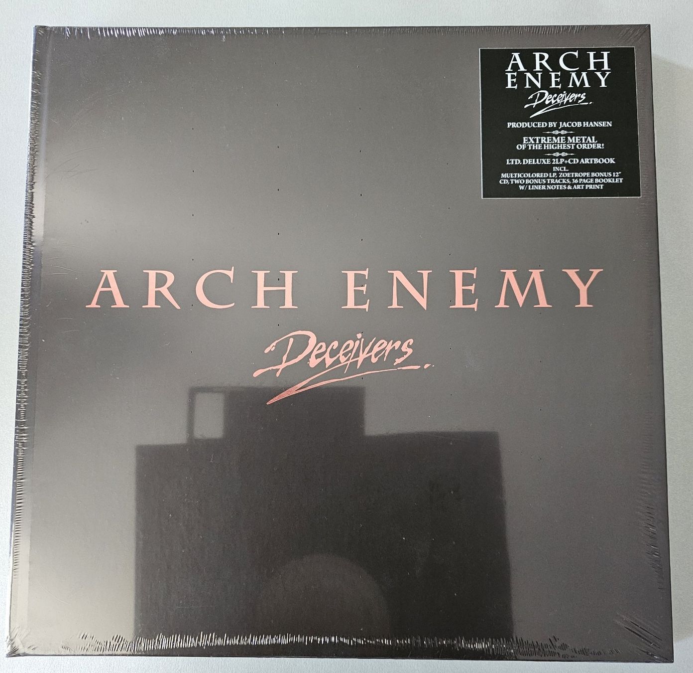 Dischi in vinile: Arch Enemy - Deceivers - LTD. Deluxe 2LP + CD Artbook – Nuovo e nell'imballaggio originale da Lenzburg venduto da Pa_hcs