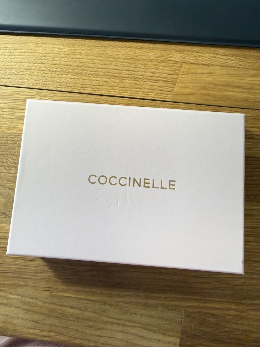 Coccinelle Brieftaschen: Coccinelle leather passport holder with box – Gebraucht aus Winterthur von LeLe0606 5