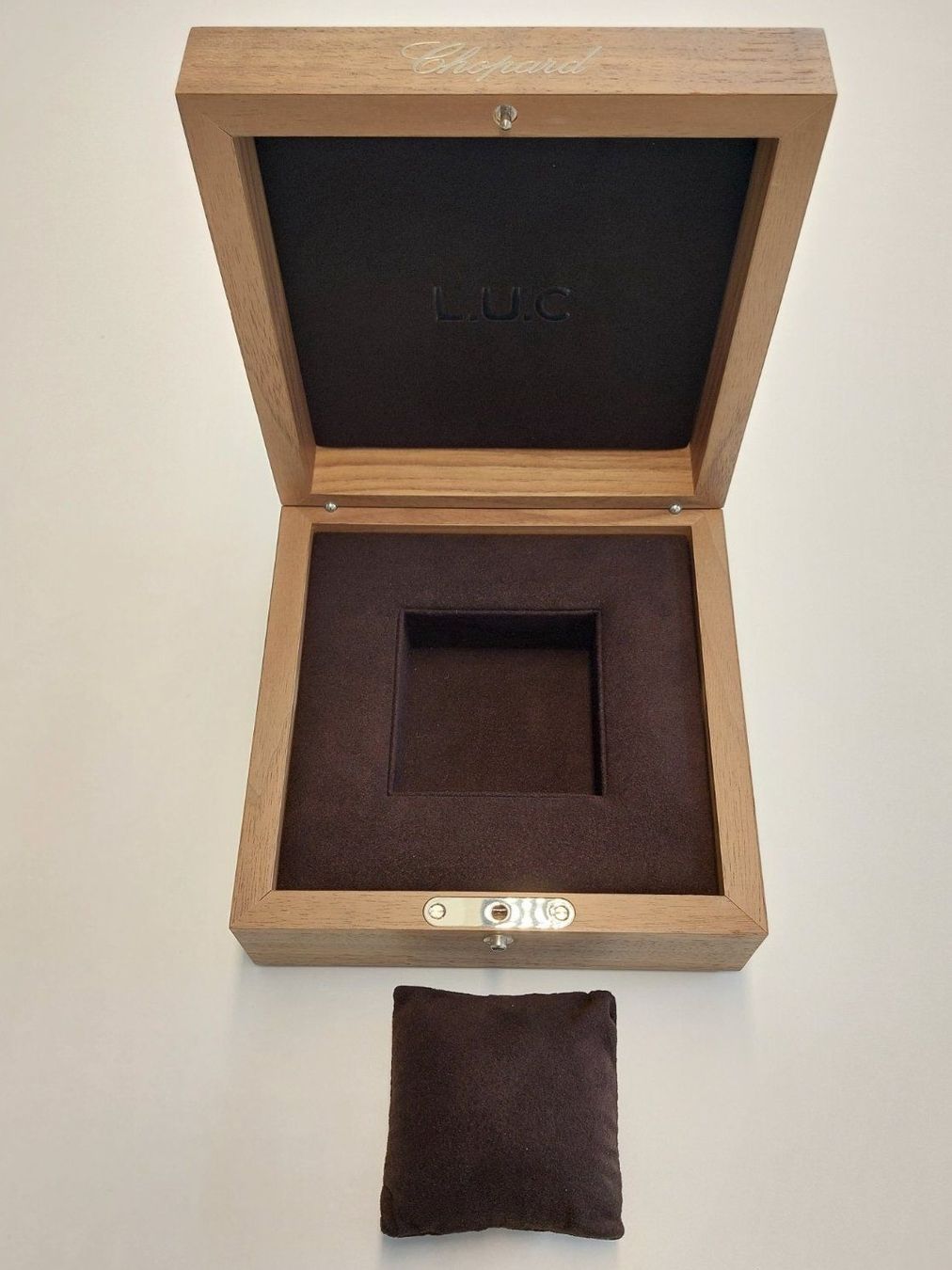 Chopard Scatole porta orologi: Chopard L.U.C - braune Holz Box - ca. 2015 - NEU – Nuovo e nell'imballaggio originale da St. Gallen venduto da shatcy 2