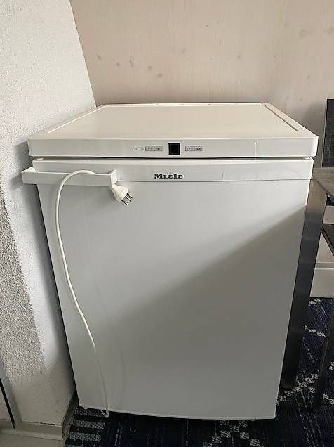 Miele Congelatori: Standtiefkühler – Nuovo (secondo la descrizione) da Maisprach venduto da Amira200