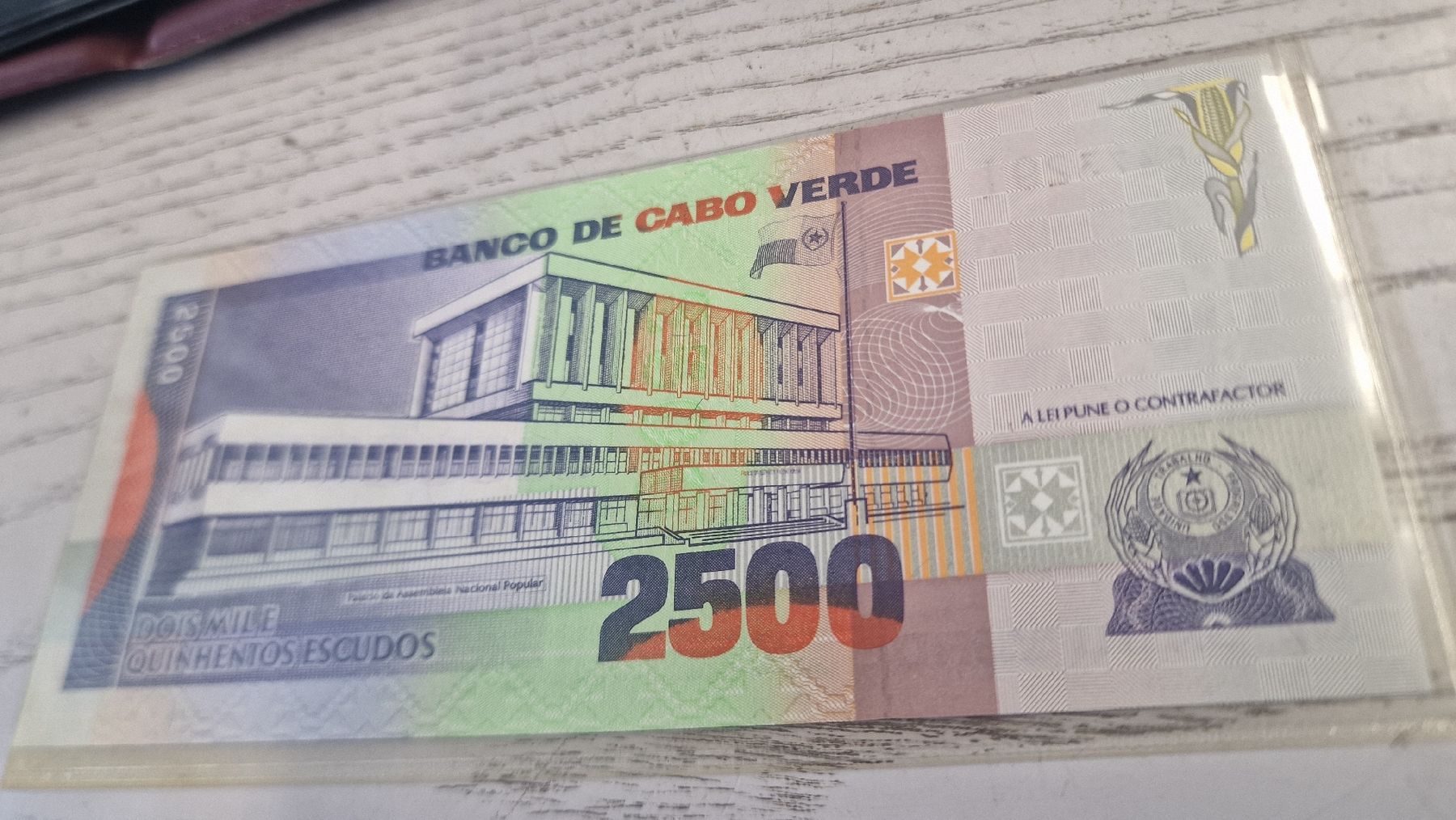 Banknoten: Banknote Cabo Verde 2500 Escudos 20.1.1989  – Neu und originalverpackt aus Herisau von Antiques.AR 1