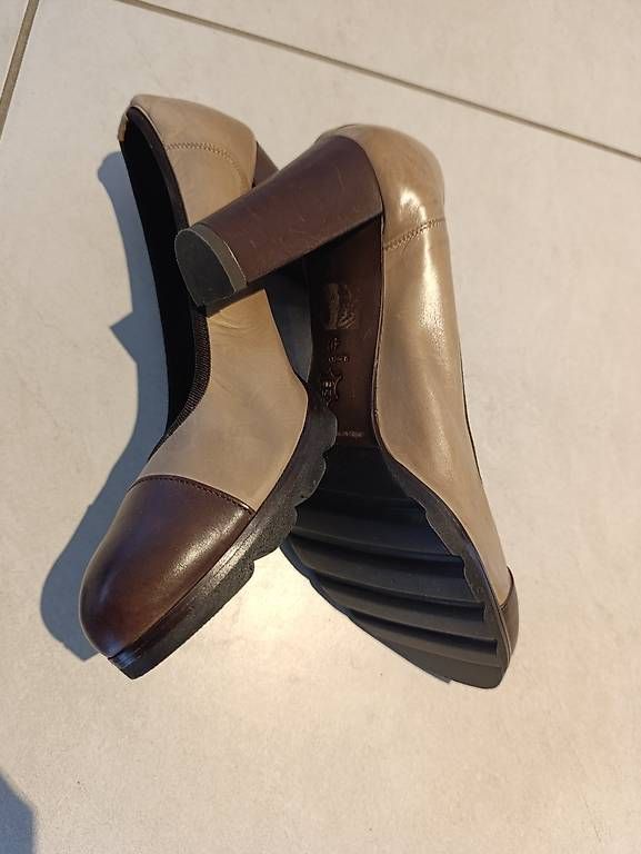 Scarpe da donna: Pumps Calpierre – Usato da Frick venduto da atr_wf8r 2