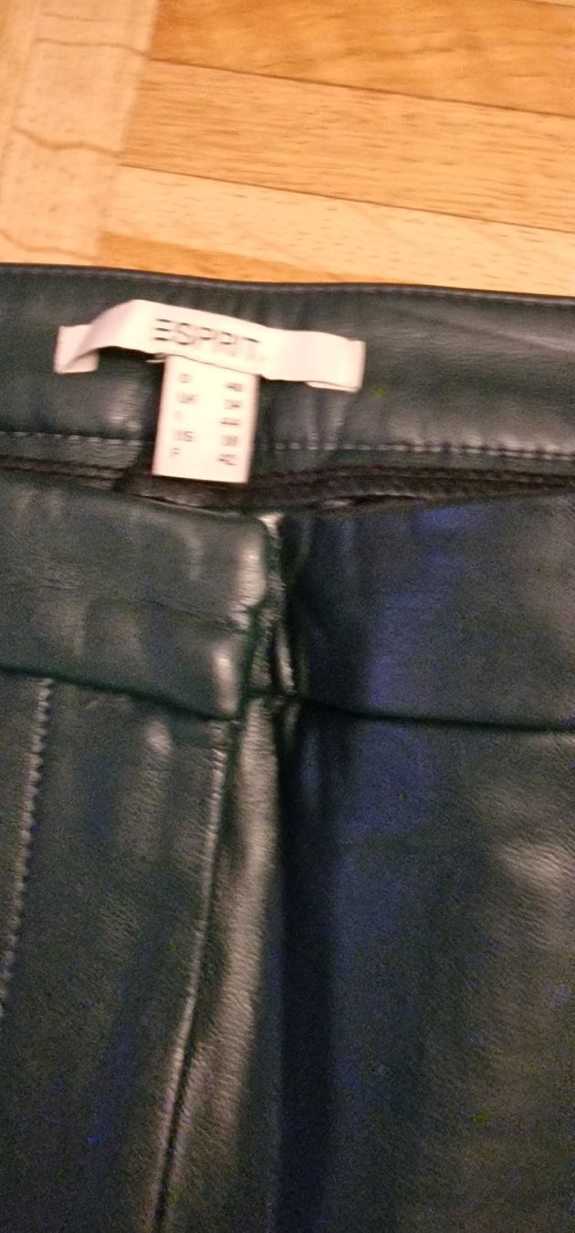 Esprit Pantaloni: Esprit Lederhosen Gr 40 – Usato da St. Gallen venduto da mania03 1