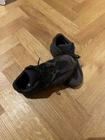 Adidas Yeezy 700 Grösse 8, Top Zustand, Schwarz