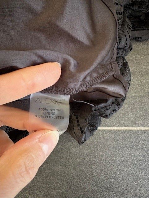 Kleider: Alexis lace dress – Neu (gemäss Beschreibung) aus Dallenwil von ZD2019 7