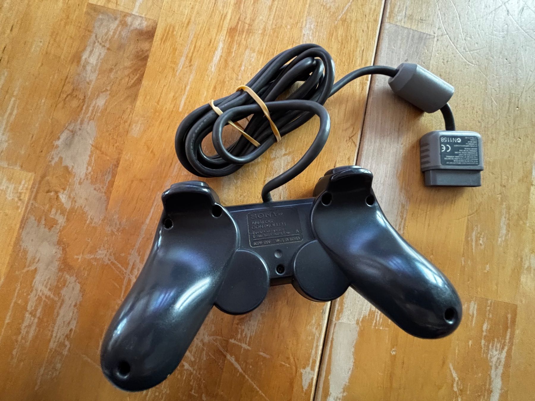 Sony Controller: Original PS1 Controller (Duashock 2 in Schwarz) – Usato da Frenkendorf venduto da gelbeZinnie 1