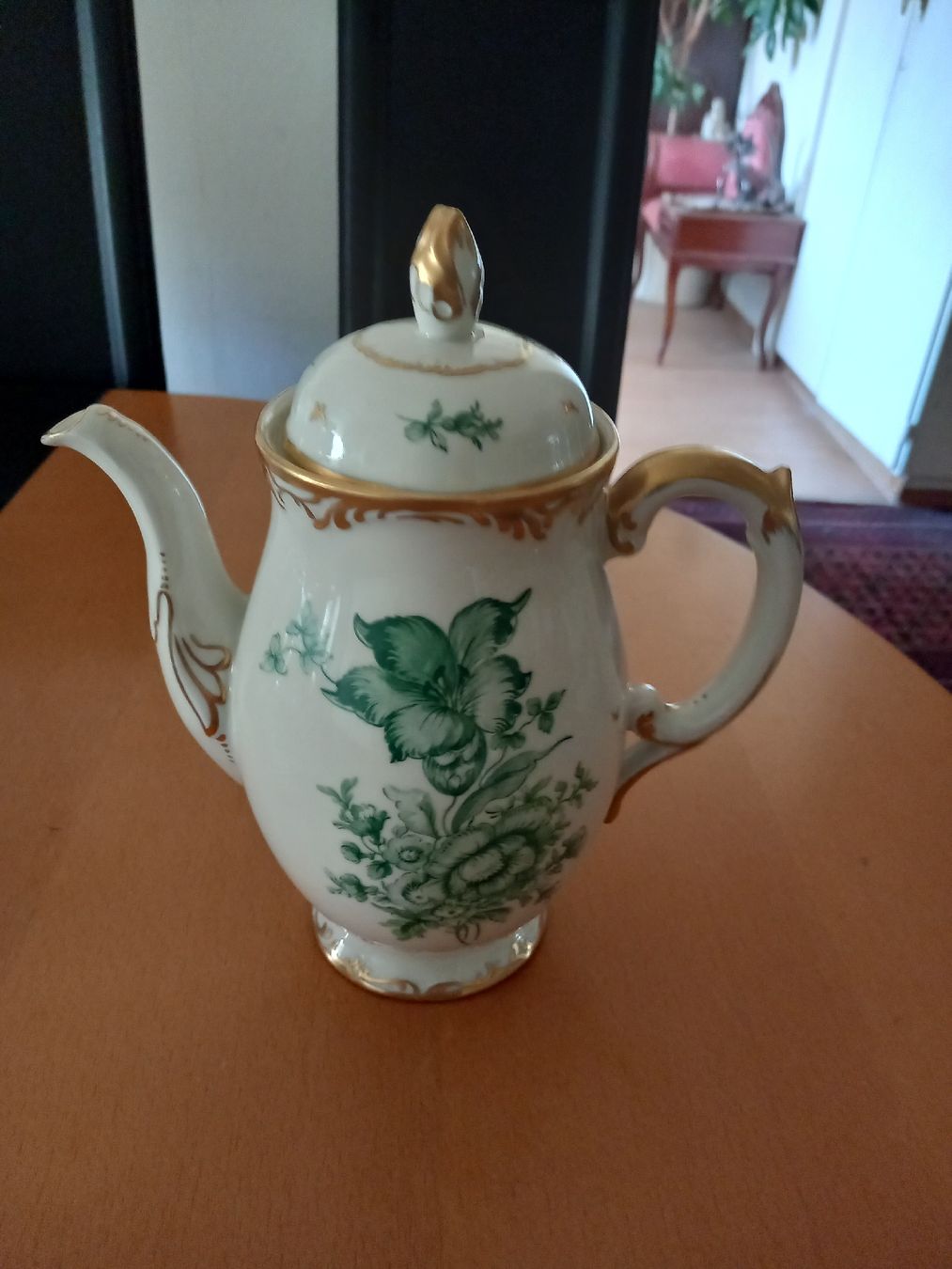 Set di piatti: Antik Handgemalt Swiss Langenthal Kaffeeset 1946 – Usato da Bern venduto da Imamrashed 1