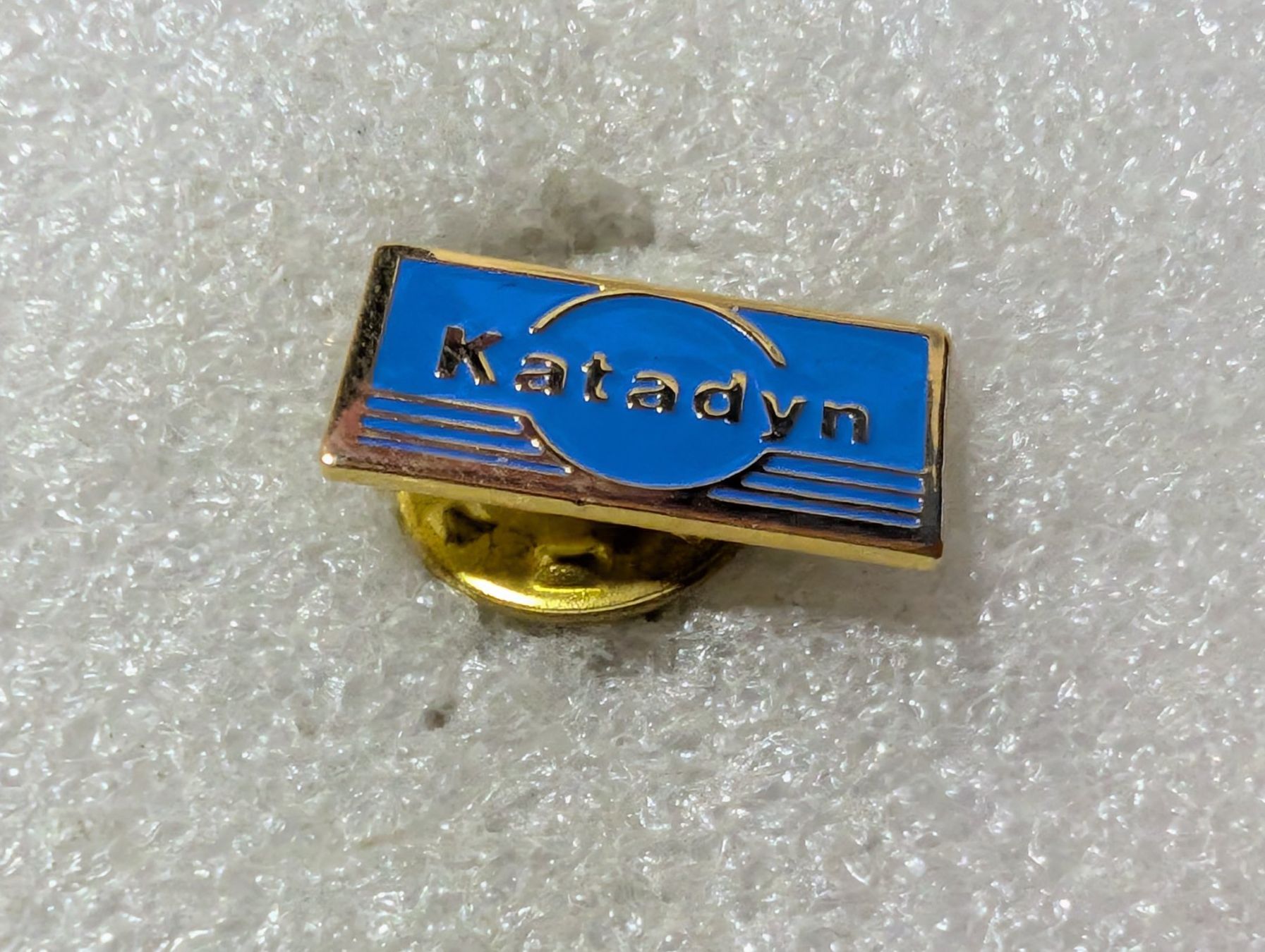Placchette & Badge: Ansteckpin 3: Katadyn – Usato da Oppligen venduto da Pin-Fall-Shop