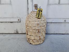 alte Korbflasche