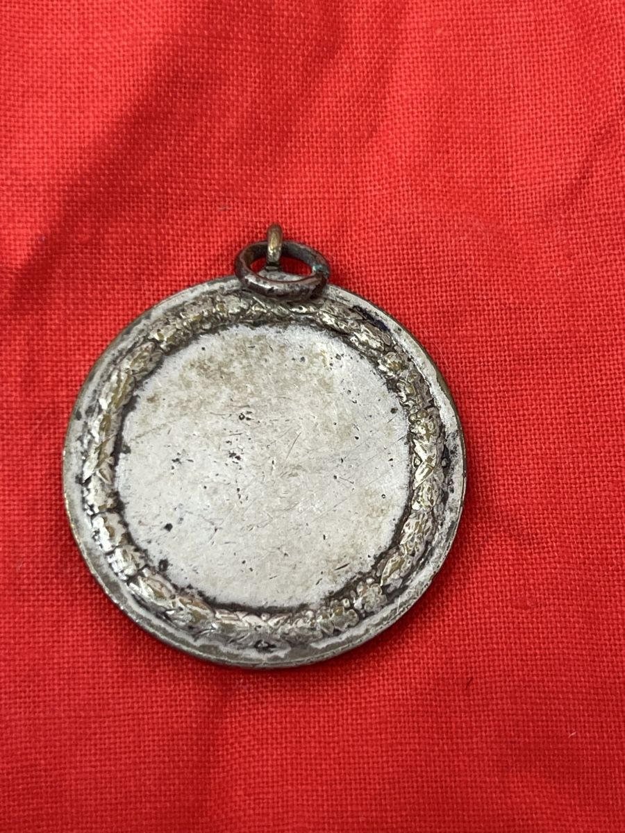 Medaillen: Round Pendant with Figure, approx. 2.5 cm diameter, used con – Gebraucht aus Schlieren von Norauro 5