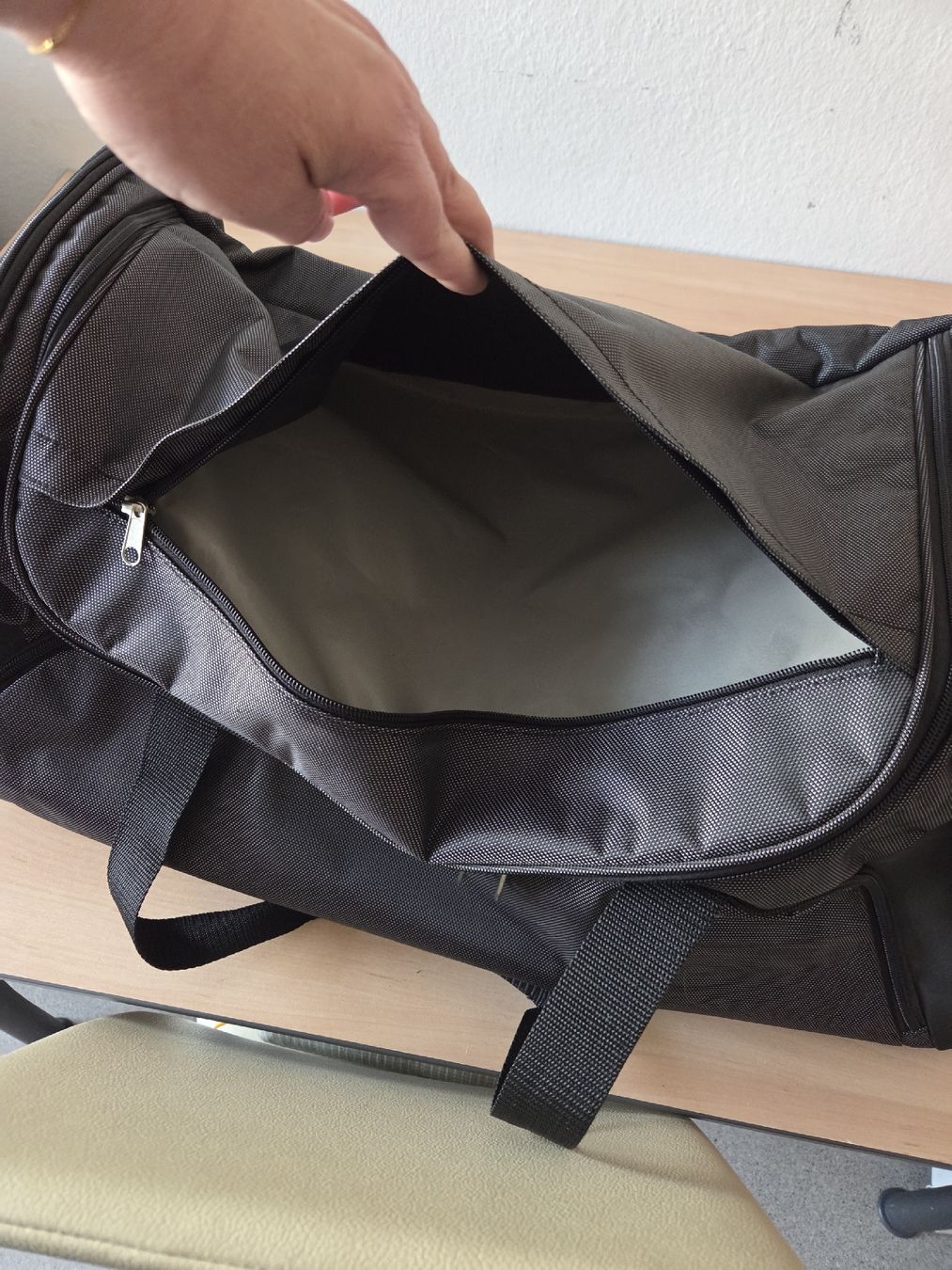 Kappa Borse: Kappa Grosse Reisetasche mit Rollen Neu – Nuovo (secondo la descrizione) da Winterthur venduto da katzen07 7