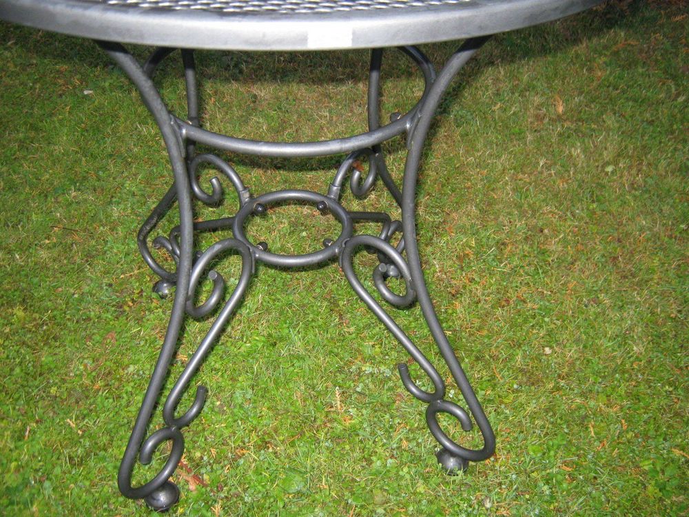 Gartentisch aus Streckmetall, rund Kaufen auf Ricardo