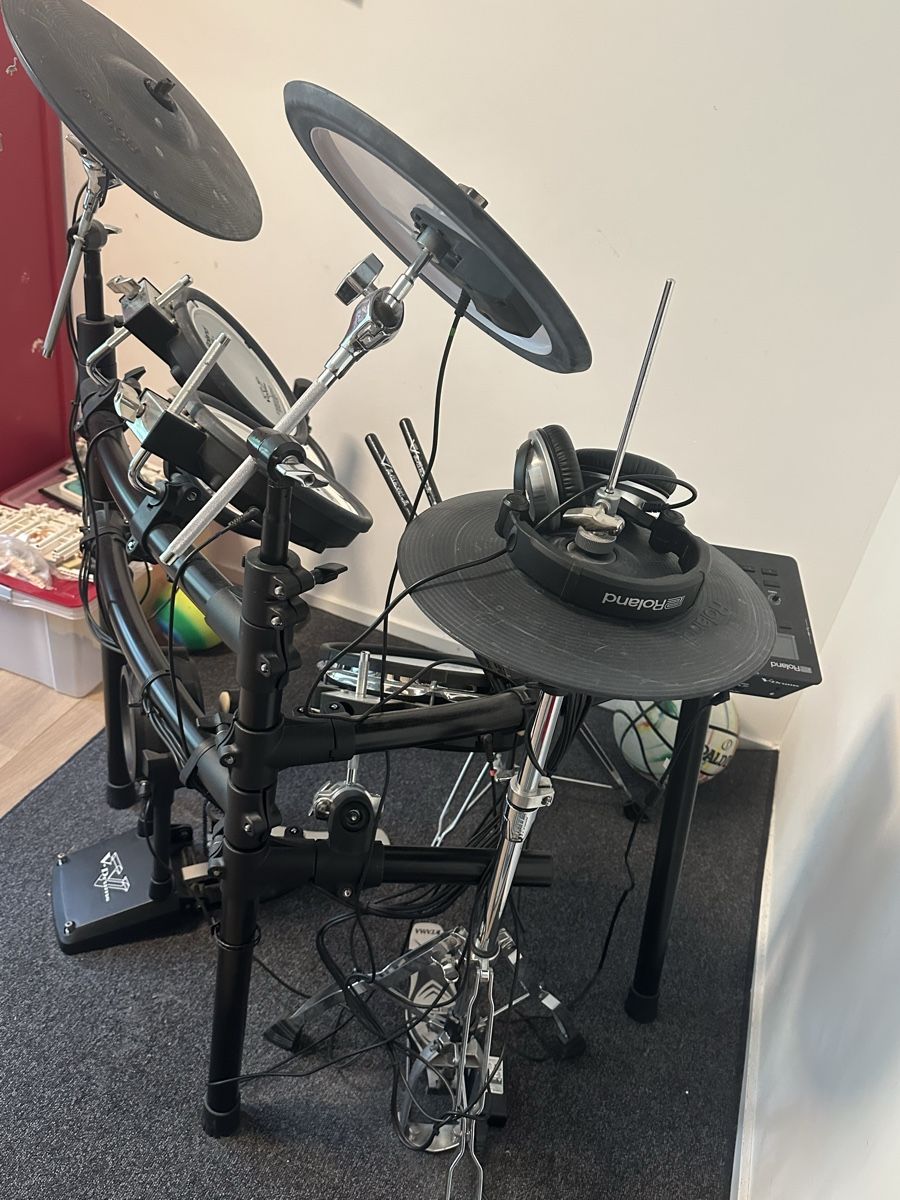 Roland Strumenti musicali: Roland silent drum set – Usato da Kilchberg ZH venduto da a_delia 2