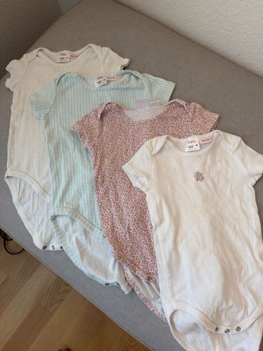 Zara Ensembles coordonnés: 4 Bodies von Zara Grösse 86 – D'occasion à Zürich par Circularrocks