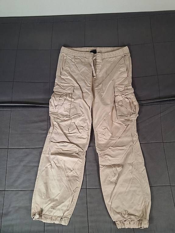 Pantaloni: H&M cargo pants beige M – Usato da Kriens venduto da Jeremyt05