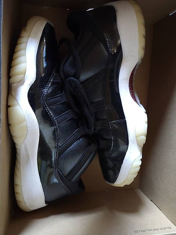 Scarpe da uomo: Jordan 11 low, 42.5, schwarz – Nuovo e nell'imballaggio originale da Beckenried venduto da Travelbuddy