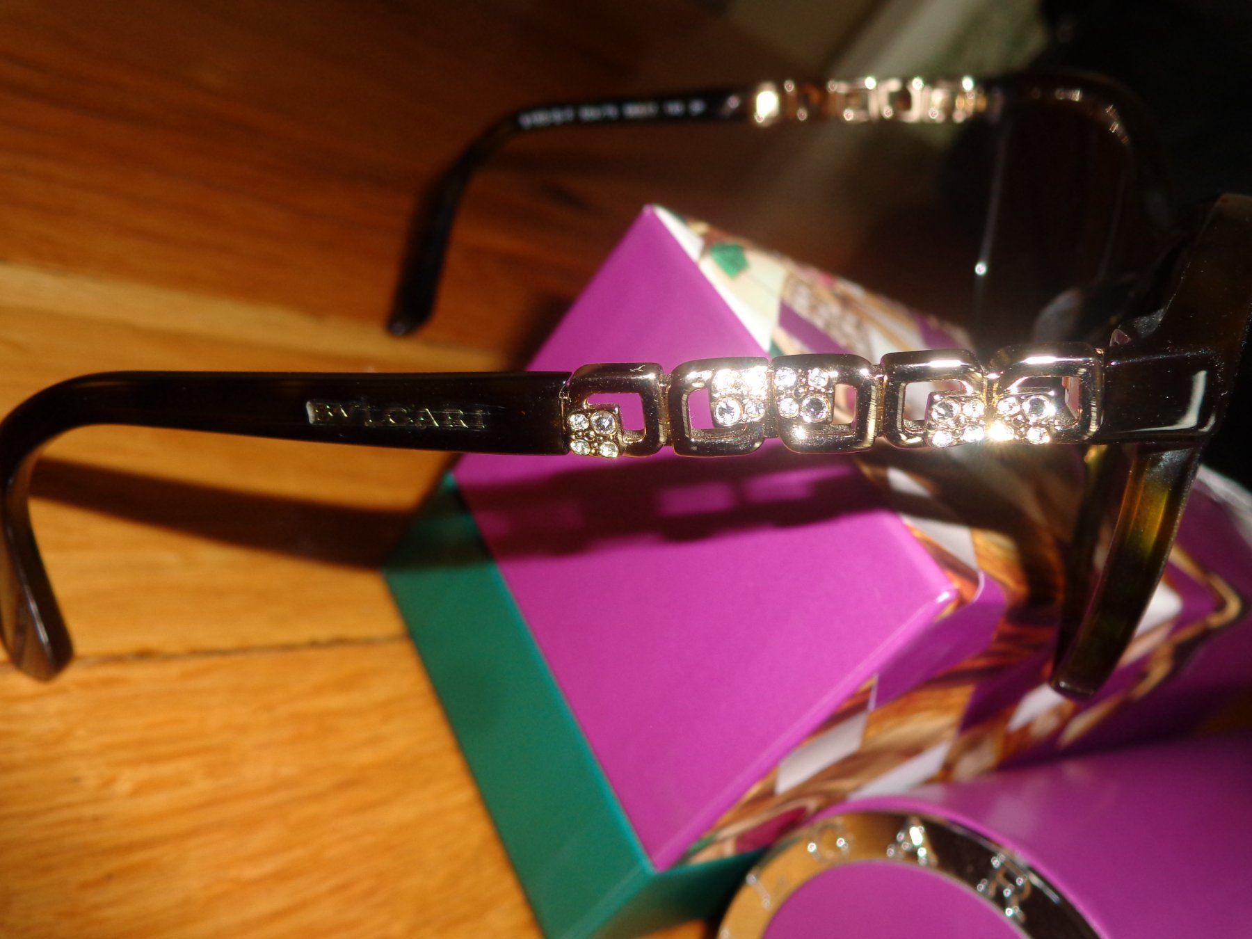 Bulgari Brillen & Gläser: Superbe Lunettes soleil BULGARI, Neuf – Neu und originalverpackt aus St-Blaise von endora63 2