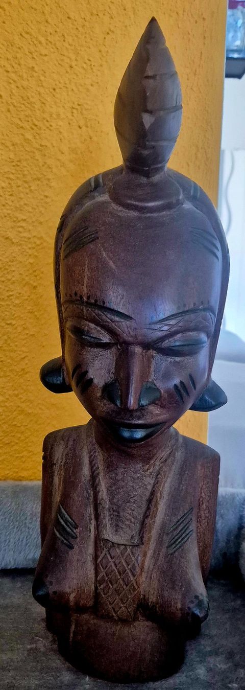 Statuette: afrikanische Holzbüste – Usato da Winterthur venduto da Nalunina 1
