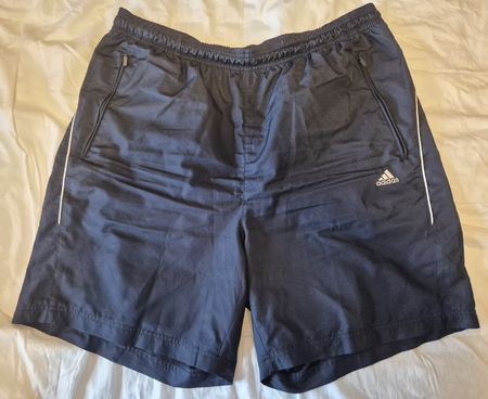 Adidas XL Shorts Herren - Sportlich durch den Sommer!
