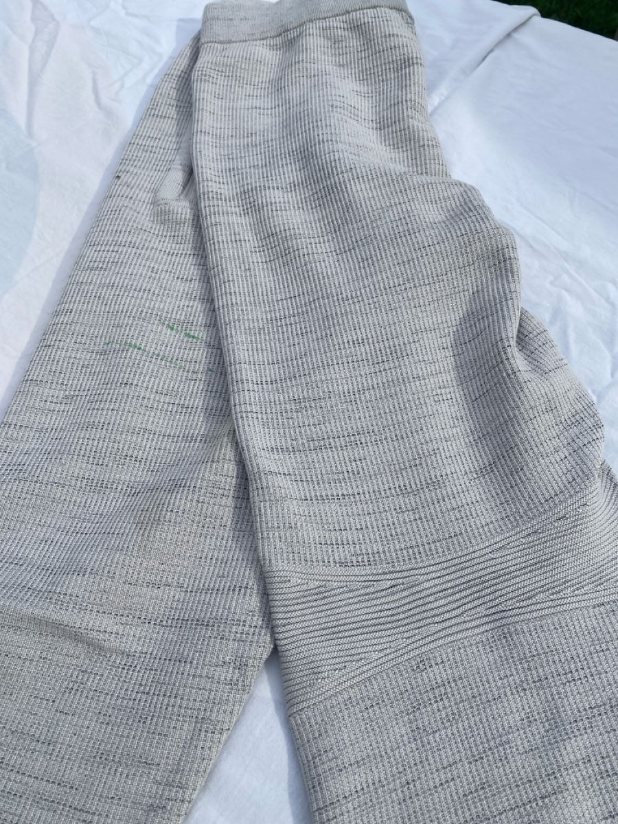 Adidas Pantaloni: Bas training adidas – Usato da Lonay venduto da Ikoko 6